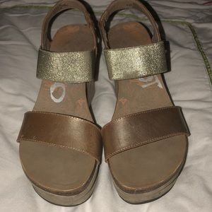 Gold OTBT Wedges size 9